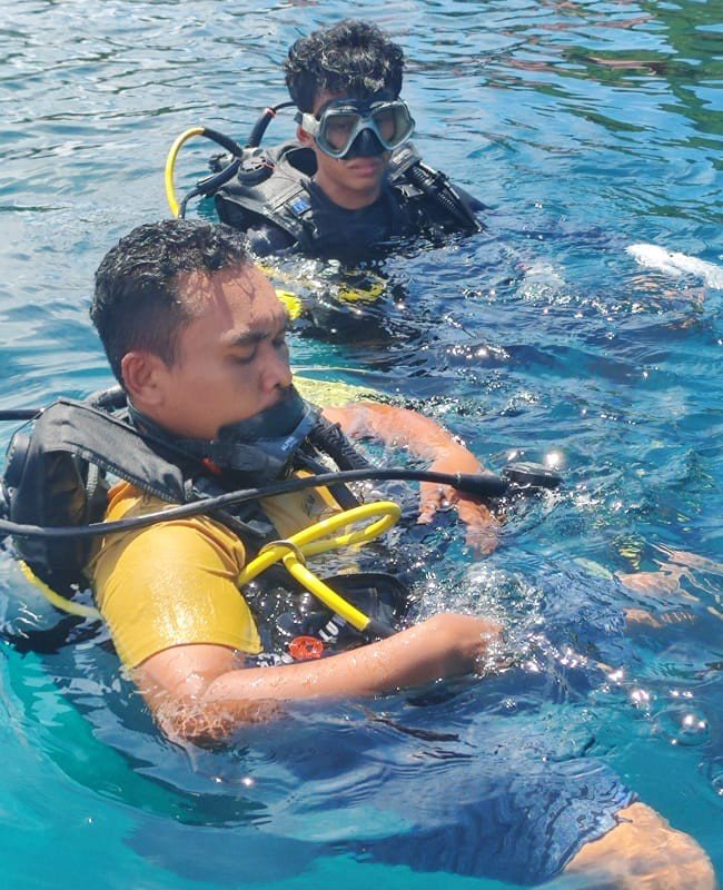 AKE Foundation dan Ngori Dive Club Gelar Penanaman Karang di Pulau Maitara